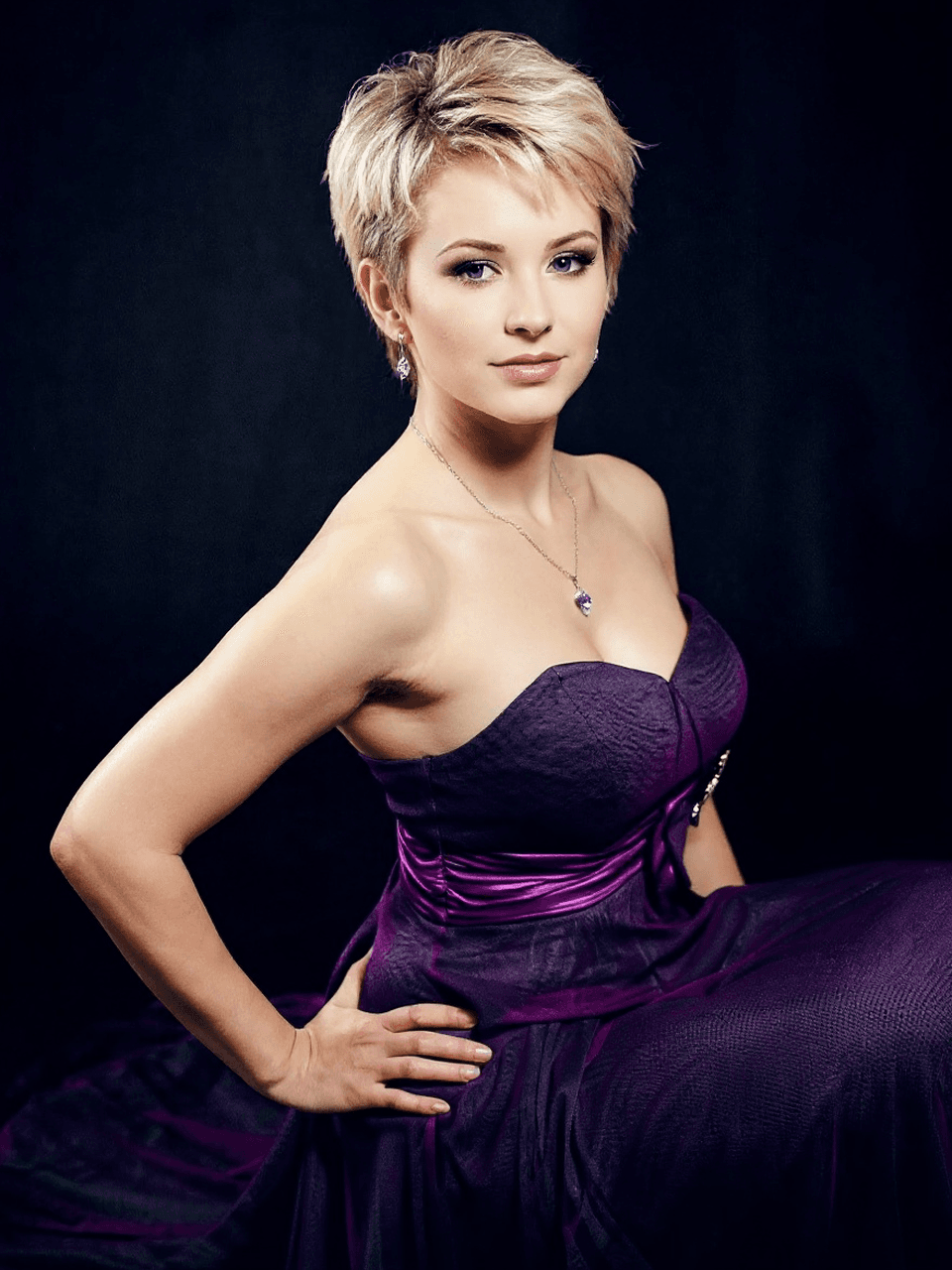 AI hair style filter after transformation - virtual pixie cut hairstyle