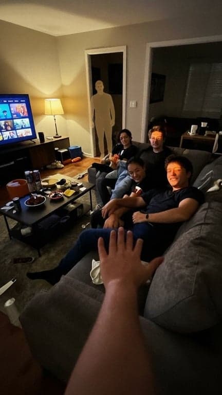 Add a semi-transparent adult g...