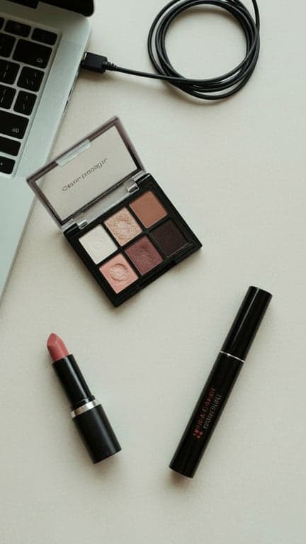 Elevate this casual desk flatl...