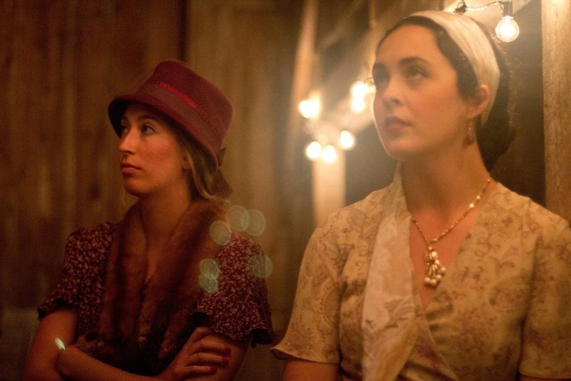 AI bold glamour filter before photo - selfie before bold glamour filter