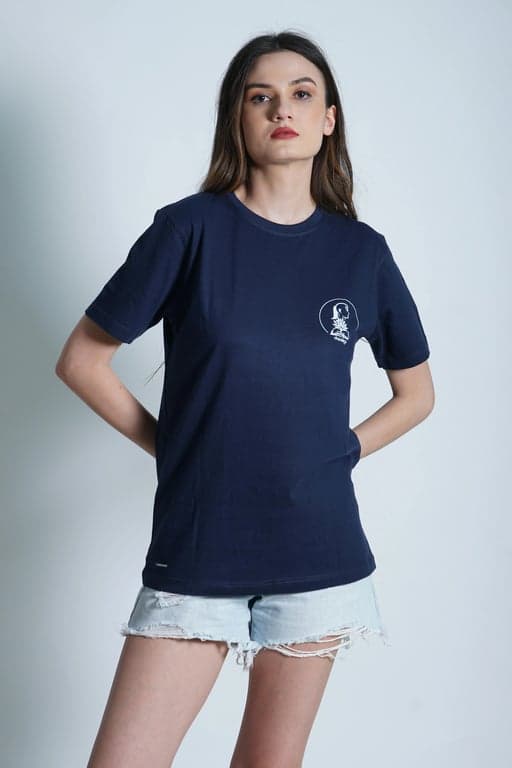 AI dress filter before photo - woman portrait in casual outfit