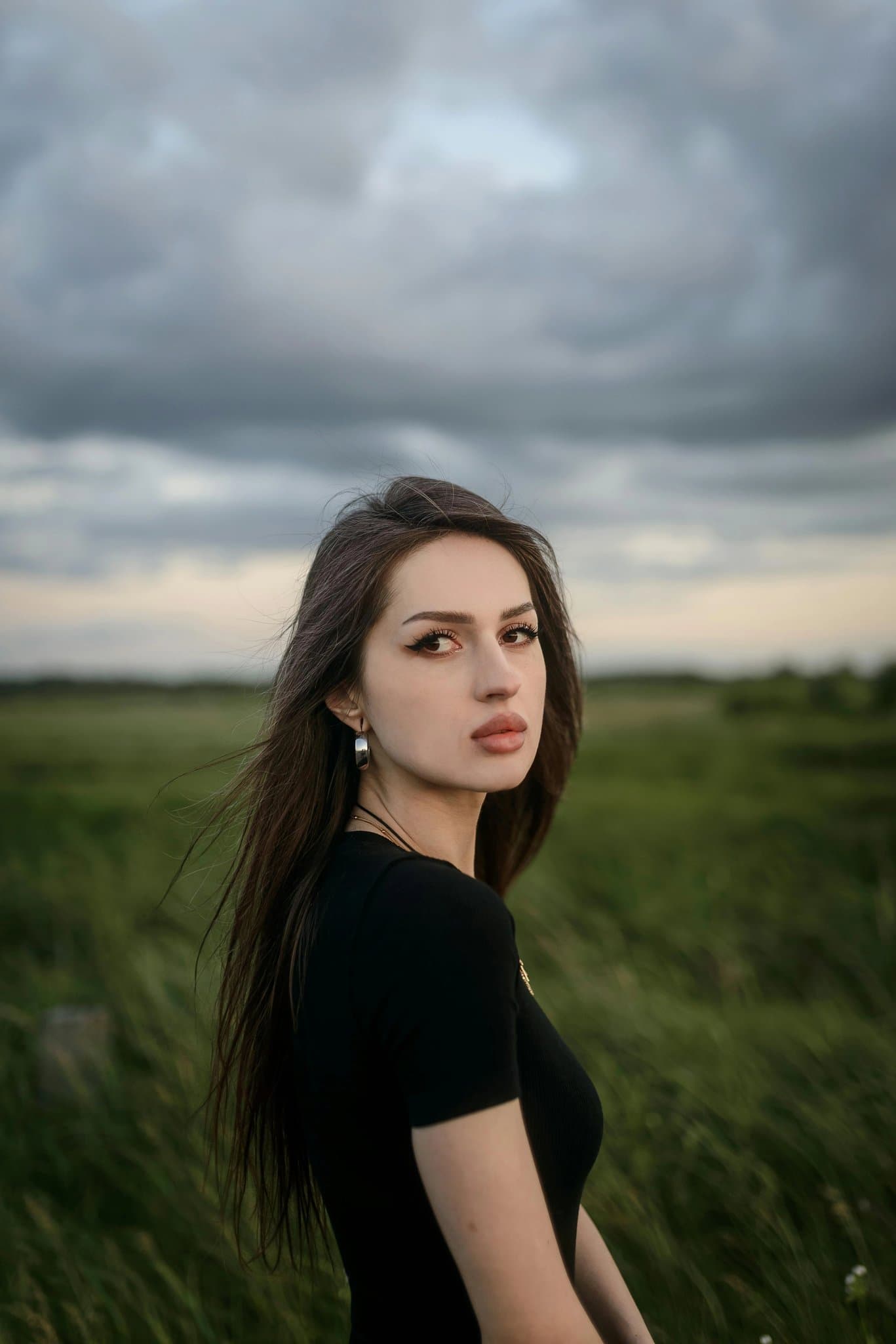 AI blur image filter before photo - fashion portrait before motion blur effect