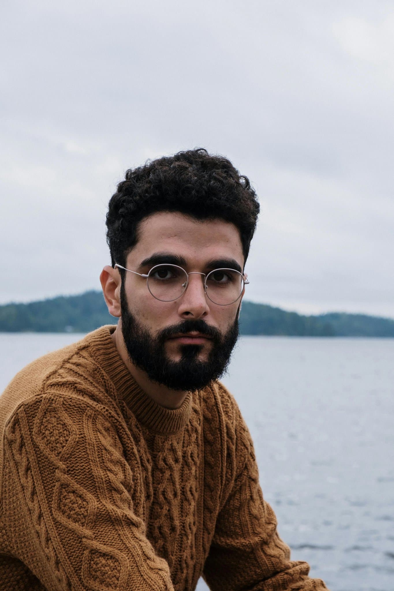 AI no beard filter before photo - man portrait with full beard