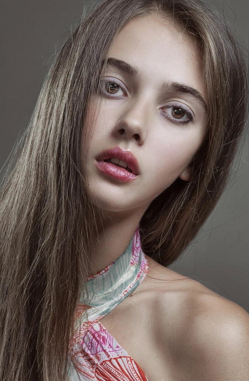 AI skin color changer before photo - portrait with natural original skin tone