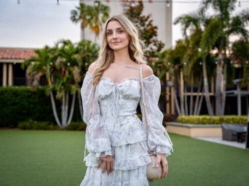 Before Christmas outfit – natural portrait