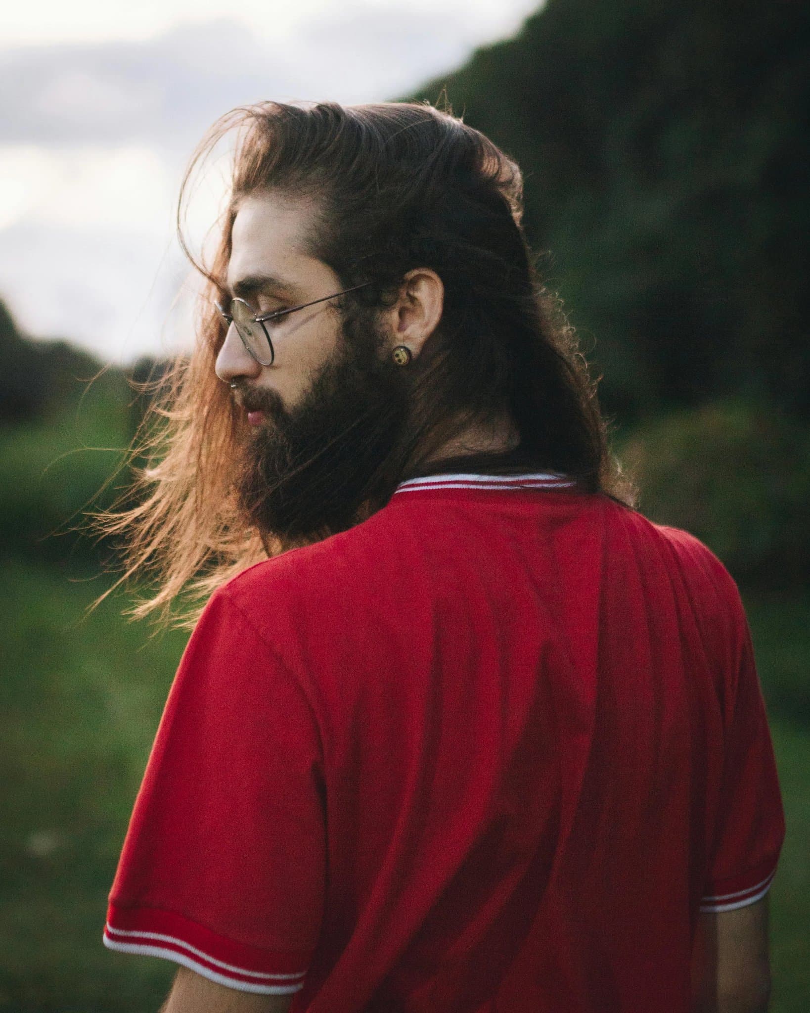 AI no beard filter before photo - influencer photo with mustache and beard