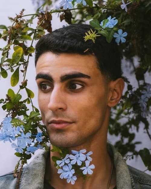 Fashion 20s Style filter before photo - natural portrait before transformation