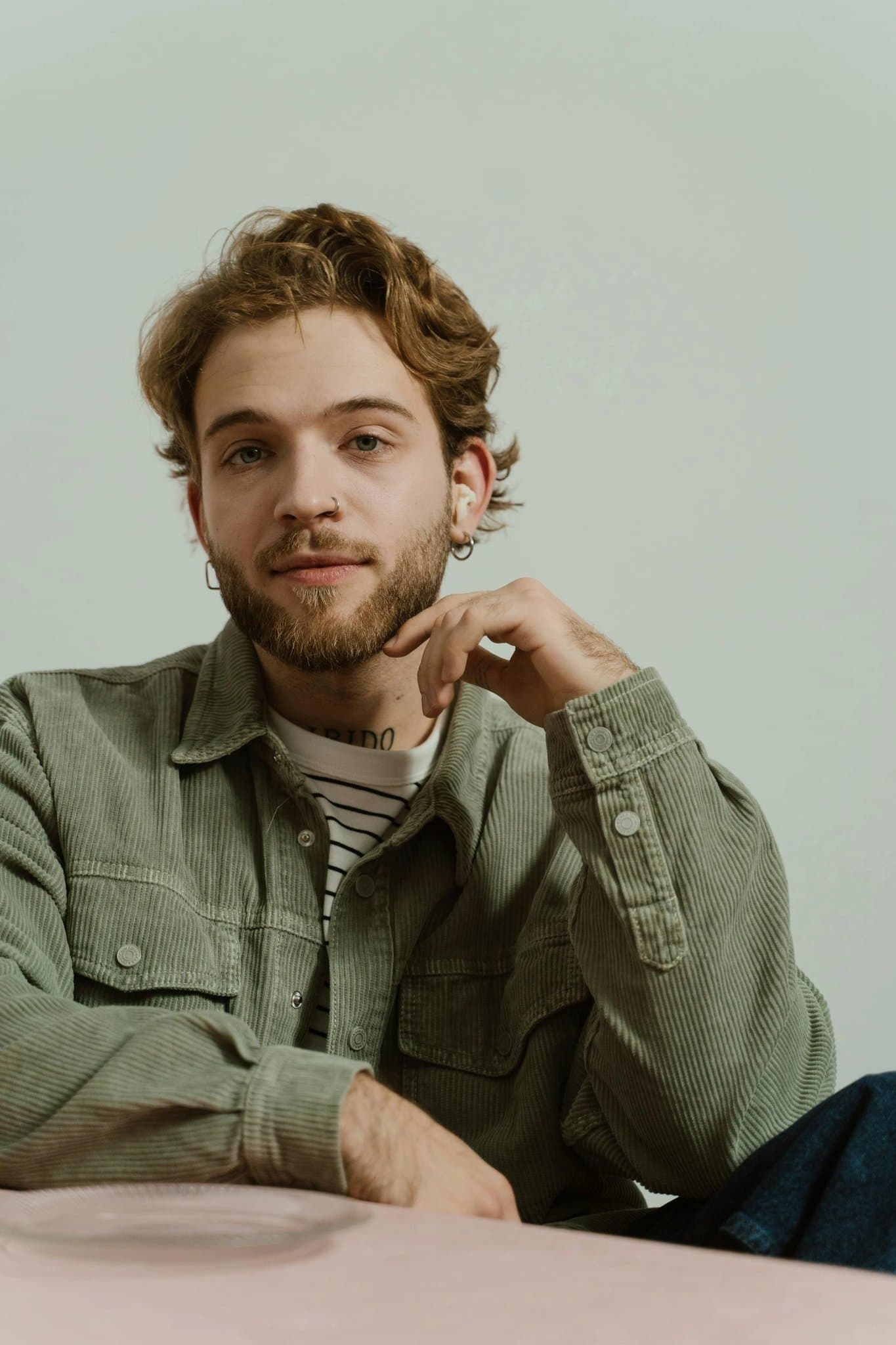 AI no beard filter before photo - studio portrait with complete beard look