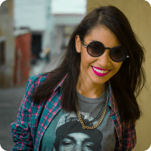 避免佩戴墨镜或遮挡脸部