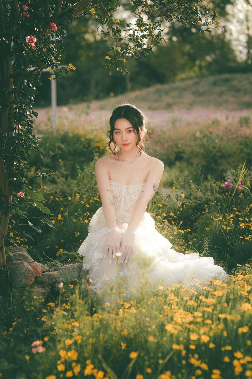 AI clothes changer before photo - original outfit before sportswear style