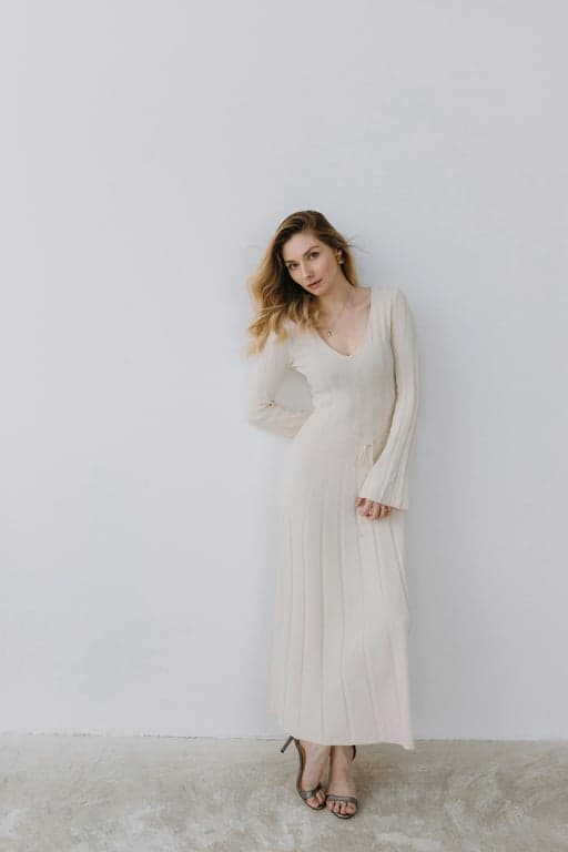 a portrait of a person styled in a highly recognizable American illustration aesthetic, with bold shapes, clear structure, confident expression, and a visual language commonly found in vintage American advertising and magazine artwork