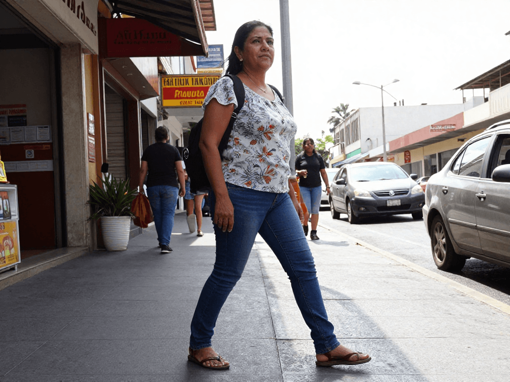 Turn this casual tourist stree...