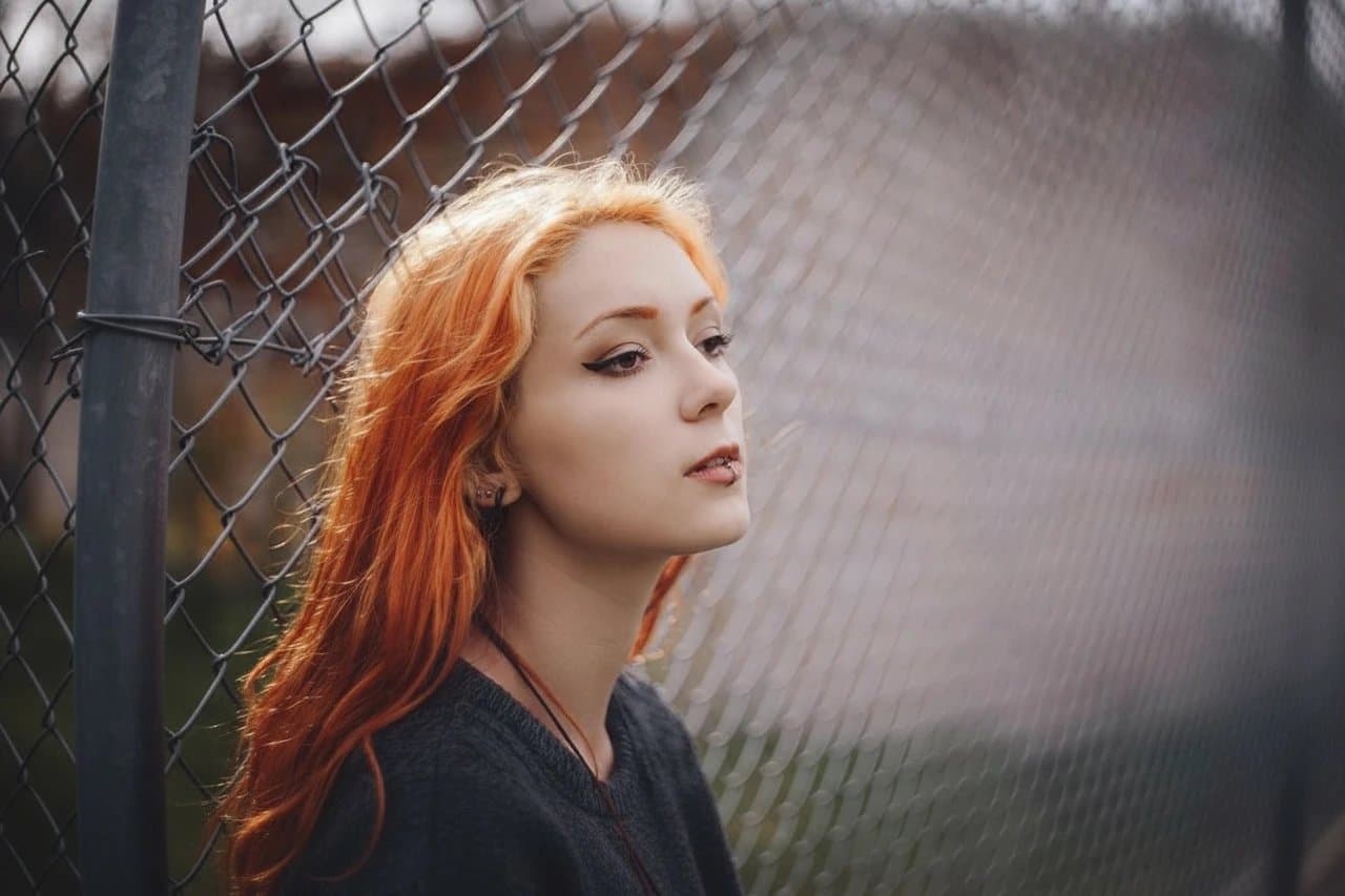 AI fisheye lens filter after transformation - studio photo transformed with fish-eye curvature